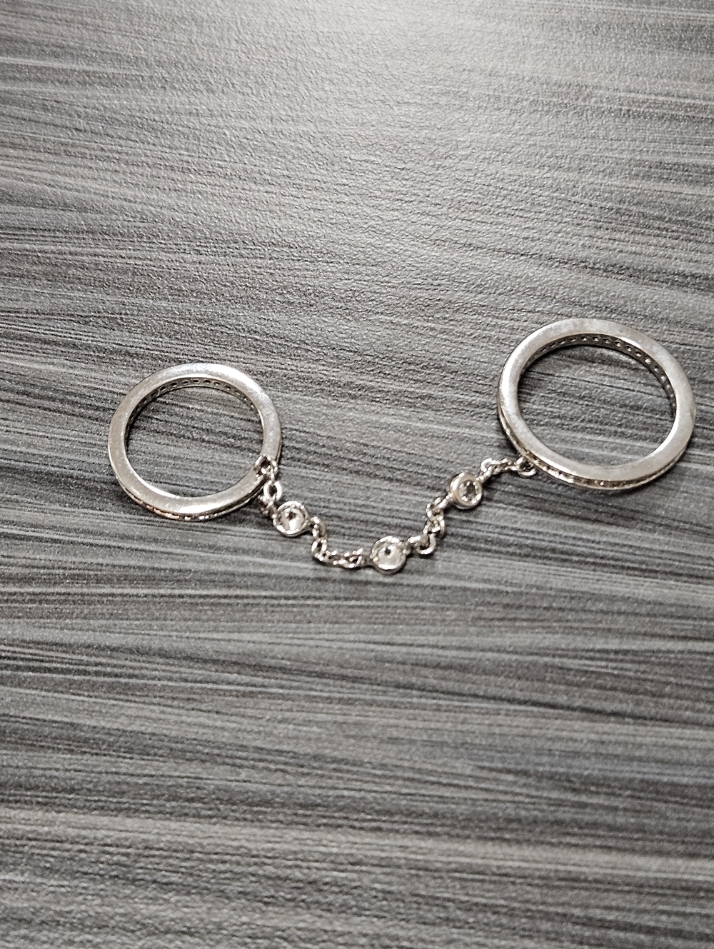 Henri Bendel Silver Luxe Uptown Twin Linked Chain Ring with Pavé Accents - Picture 6 of 12